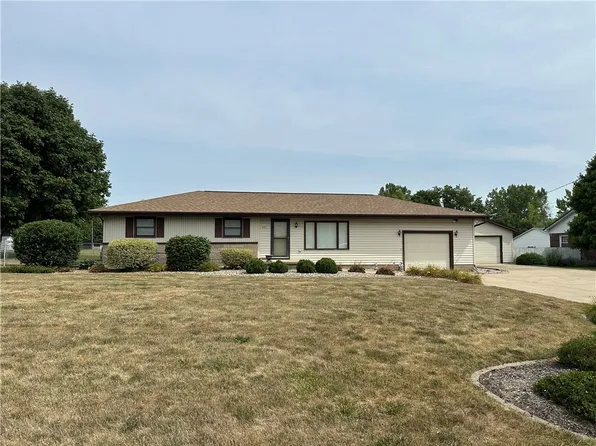 431 E Kelly Ave, Westville, IL 61883