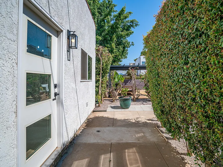 1275 S Cloverdale Ave #1/2 — Photo 21