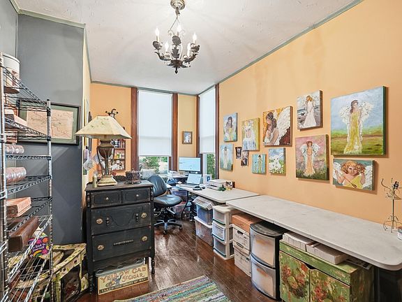 38th image of 1823 S Broadway St