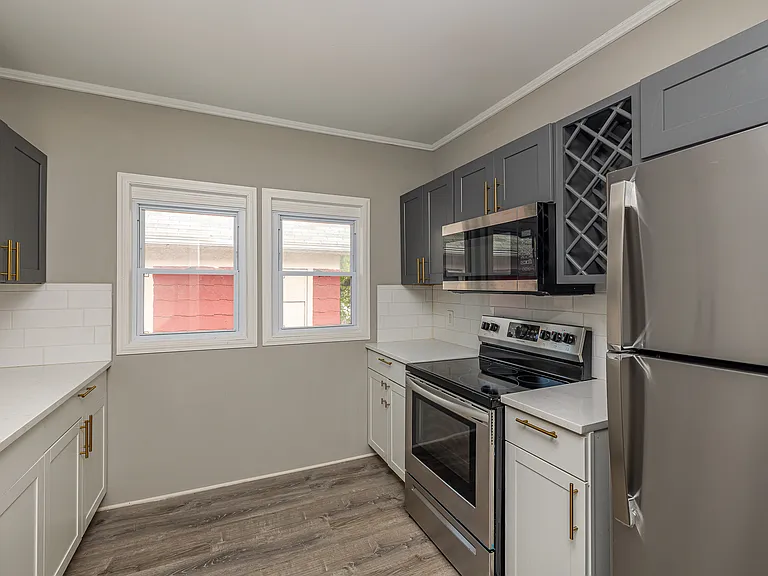 2135 W 105th St — Photo 1