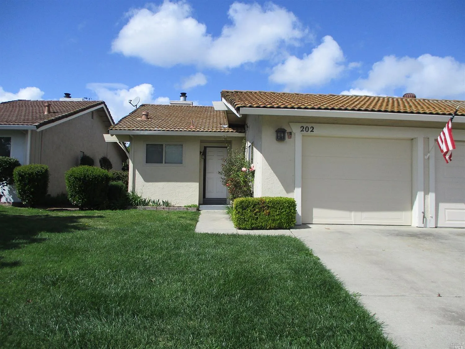 202 Grand Canyon Dr photo 1