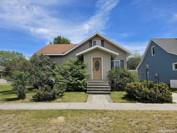 124 N 1st St, Manistique, MI 49854