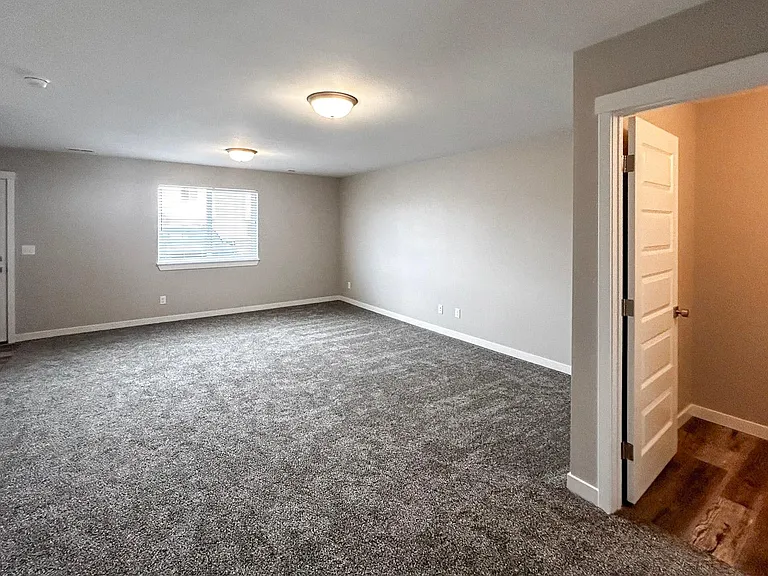 190 Margette Way — Photo 7