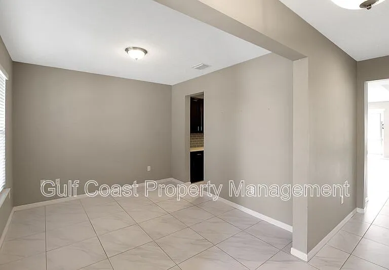 2914 Esmeralda Dr — Photo 6