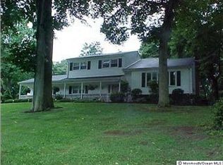 196 Heights Ter, Middletown, NJ 07748