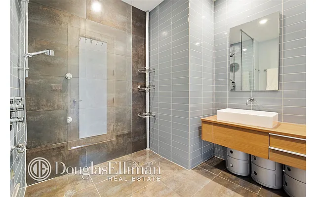 Rented by Douglas Elliman | media 14