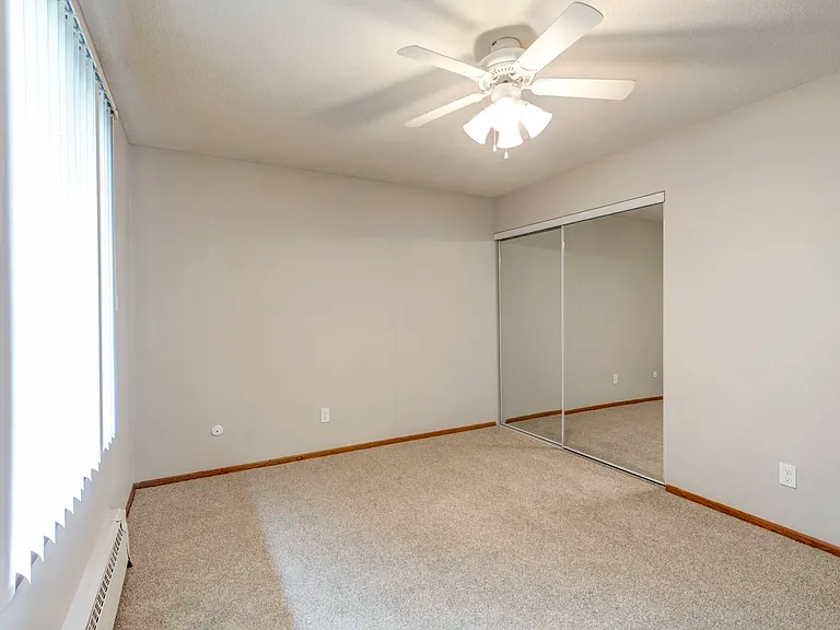 Edgerton Highlands Apartments — Photo 19
