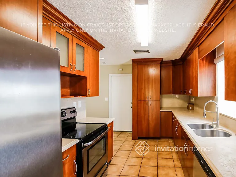 2301 NW 102nd Way — Photo 9