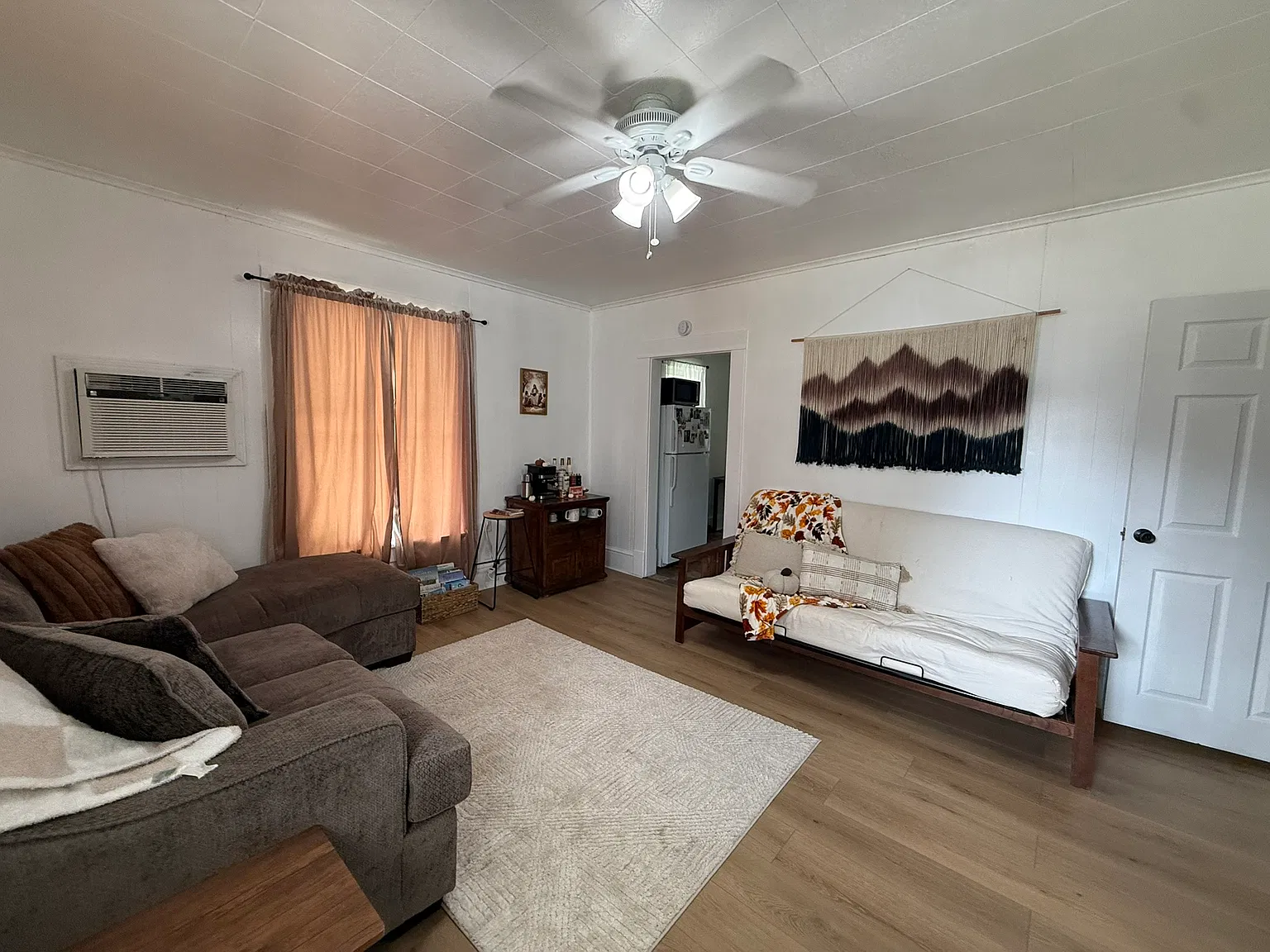 2 bed, $850 — Photo 2
