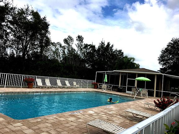 Country Glen Pool