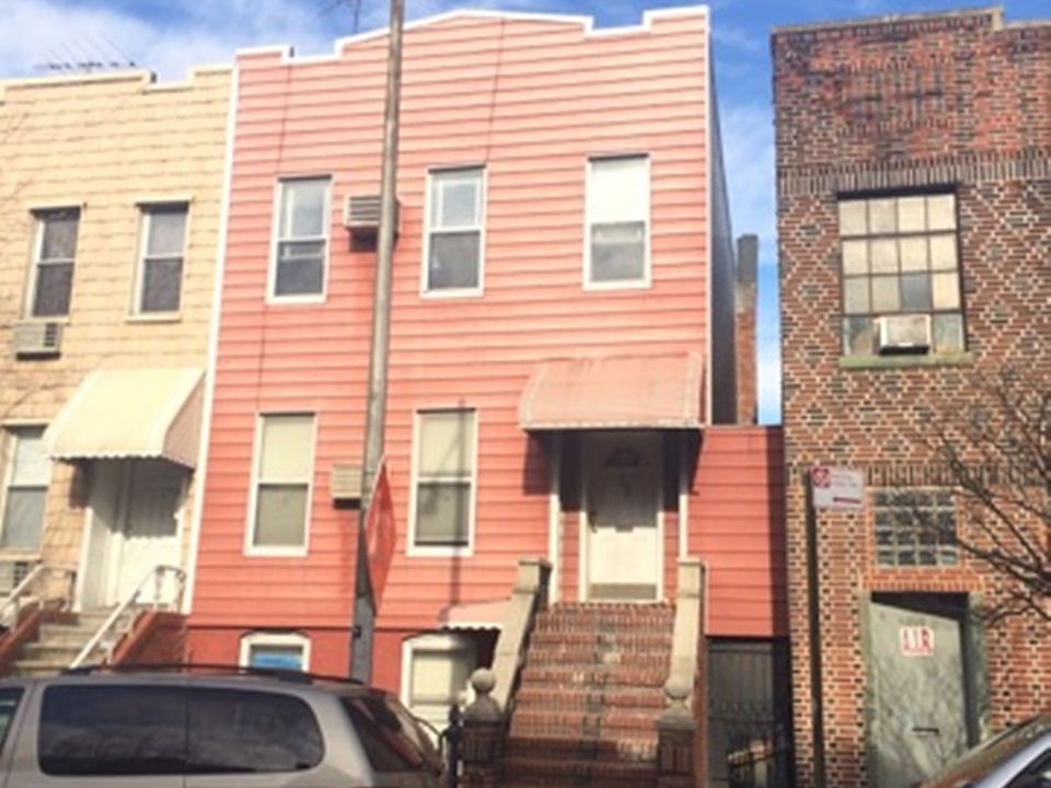 2nd image of 109 Conselyea St