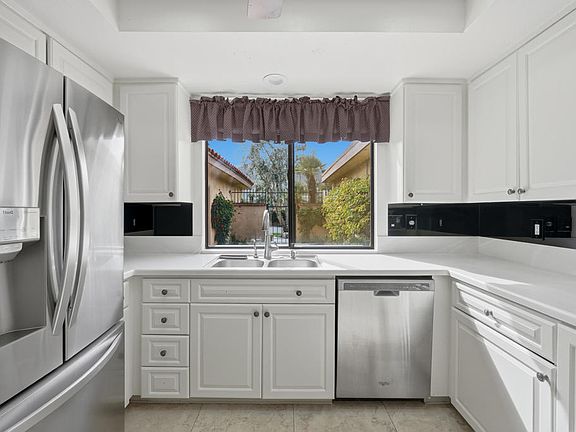 3rd image of 44 Majorca Dr