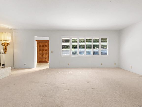 3rd image of 250 S Santa Rosa Ave
