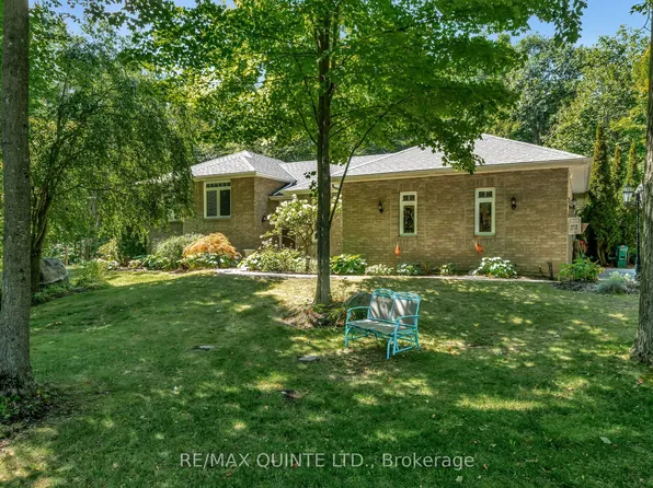 291 Colonial Dr, Quinte West, ON K8V 5P4