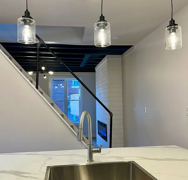 4042 Geneva St — Photo 9