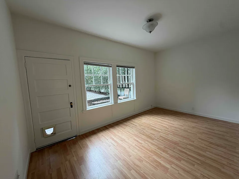 1330 6th Ave