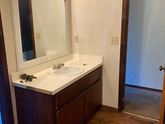 4th image of 309 SW 92nd St