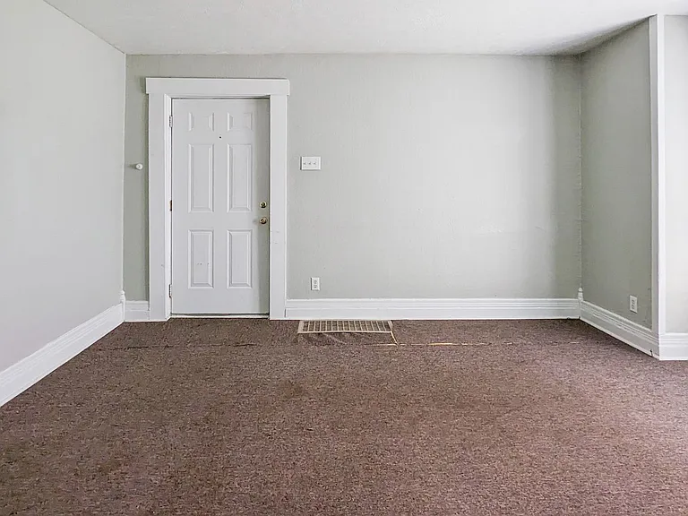 303 N Tillotson Ave — Photo 2