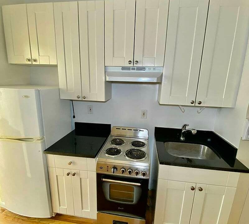 2nd image of 1372 1st Ave APT 5