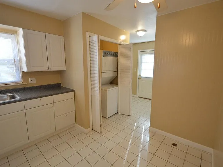 86 E Dallas Ave — Photo 7