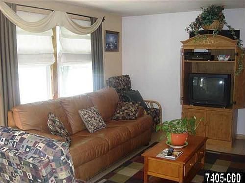 4th image of 36 Deer Dr