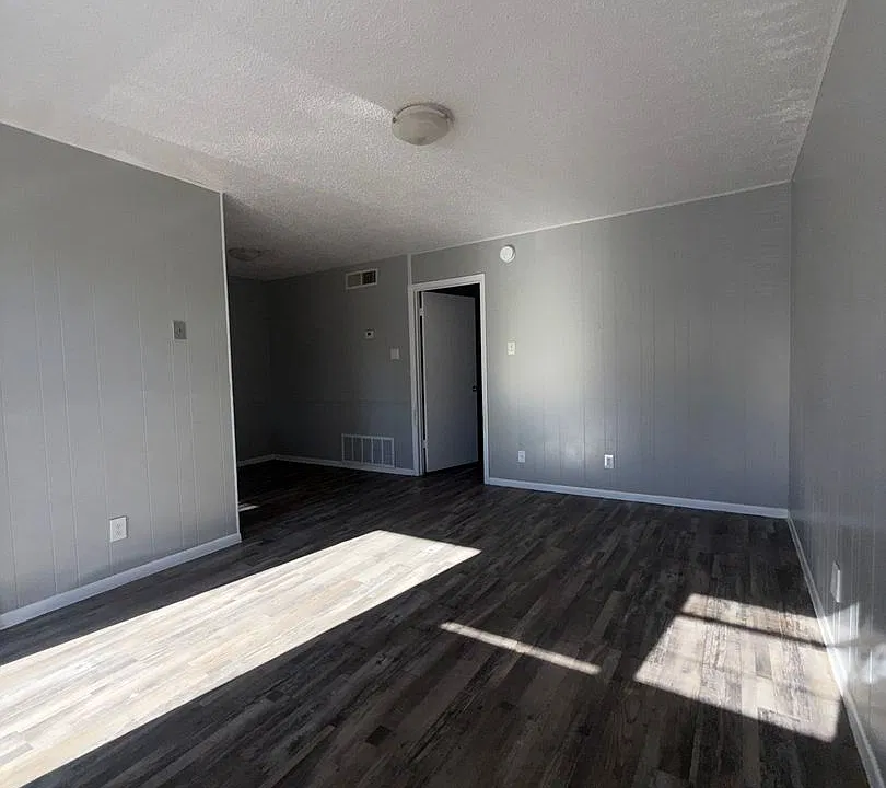 1302 Harris Apartments