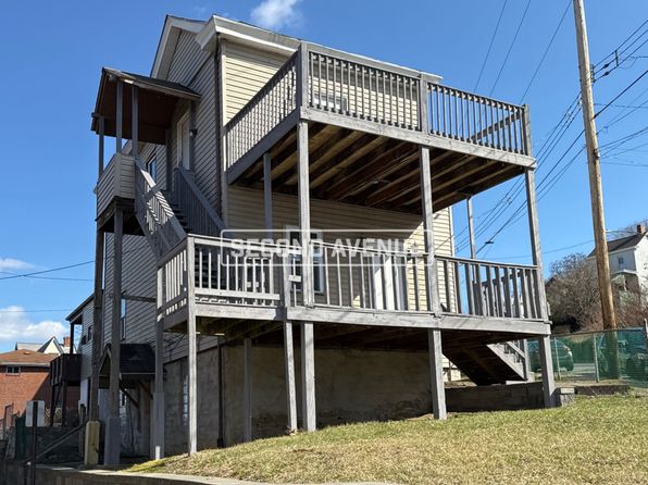 819 Sarah St