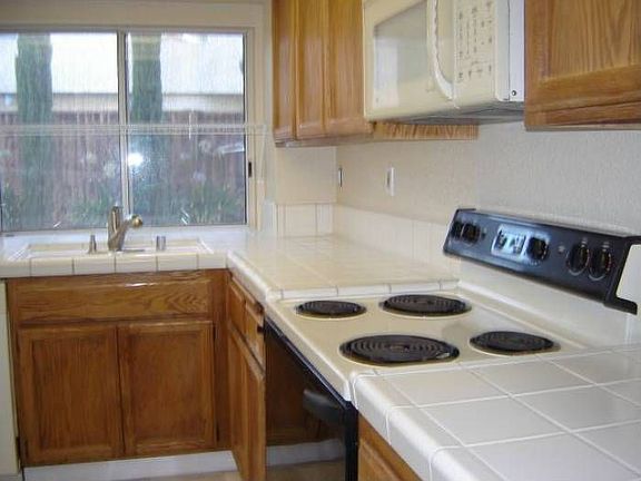5th image of 2665 Golden Springs Dr