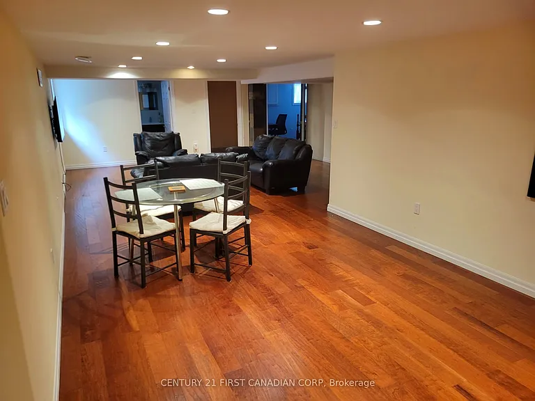 49 Woodward Ave — Photo 17