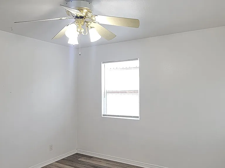 2901 Wallace St — Photo 14