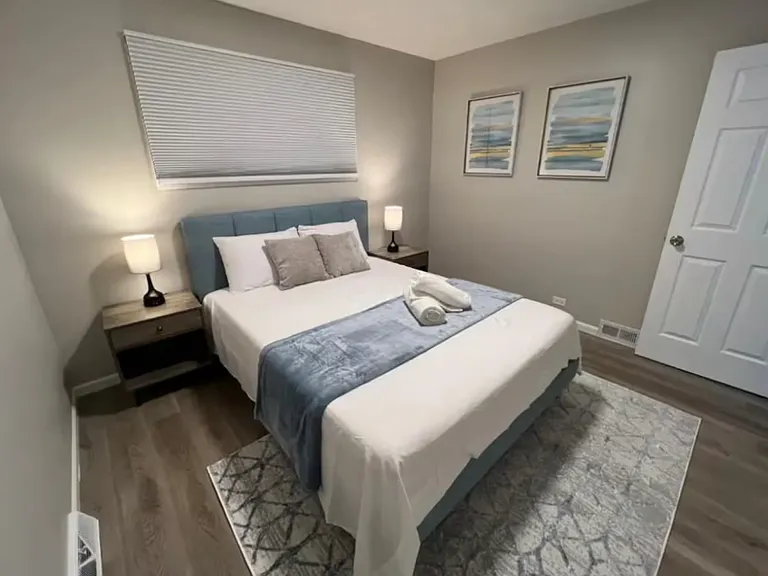 734 Barry Ave — Photo 4