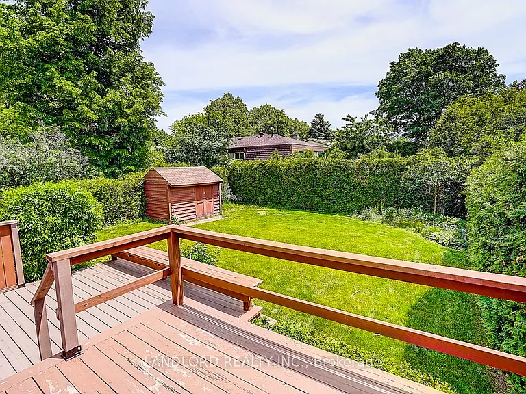 2294 Wyandotte Dr — Photo 46