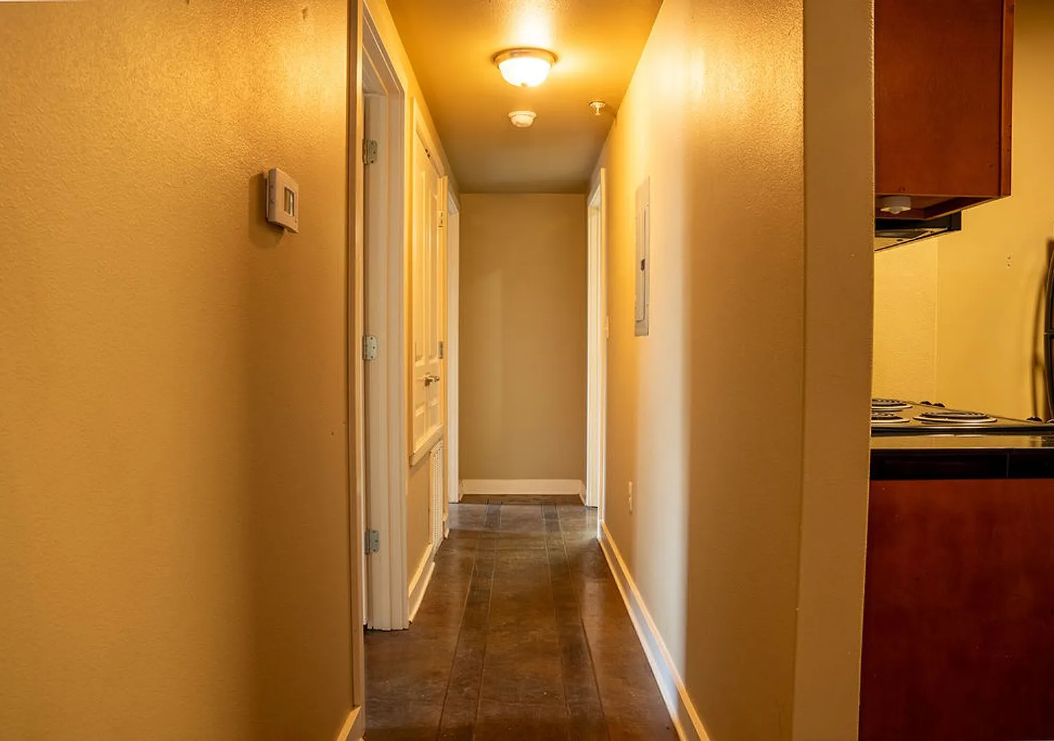 2400 MARKET PLAZA DRIVE — Photo 4