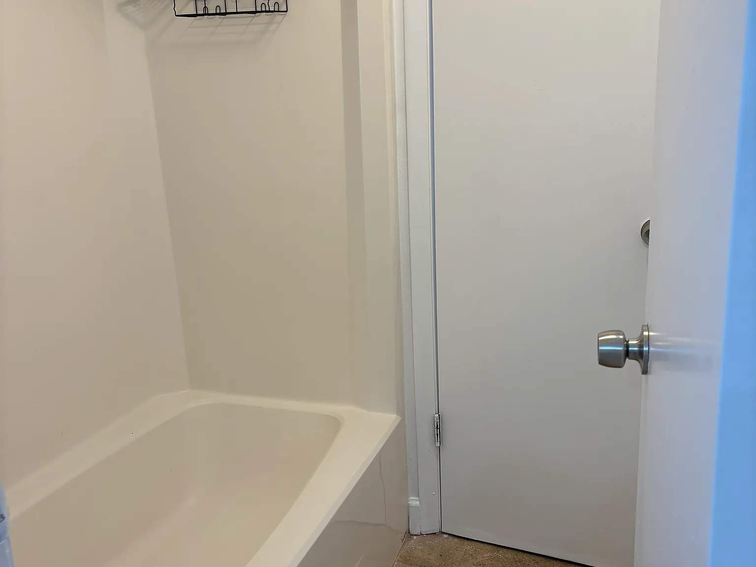 3 bed, 1.5 bath, 961 sqft, $2,190 — Photo 4