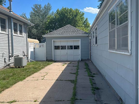 2nd image of 1608 W 4th St