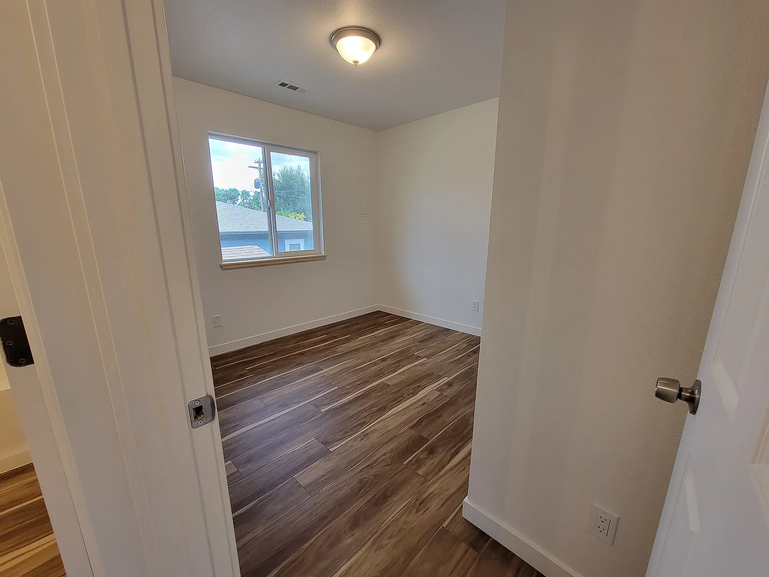 2 bed, 750 sqft, $1,580 — Photo 4