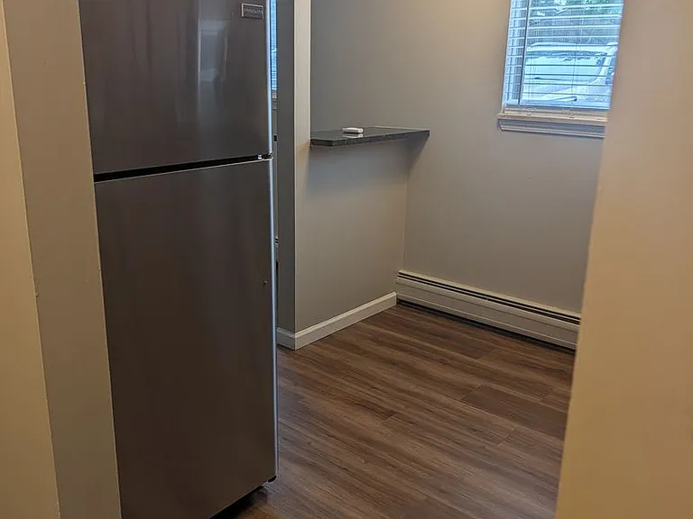 1121 Poplar St — Photo 4