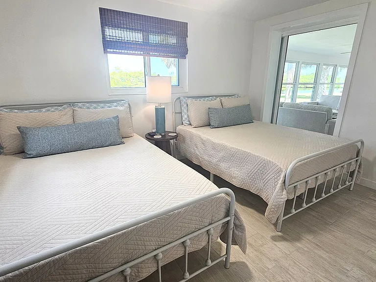 Guest bedroom-2 full beds