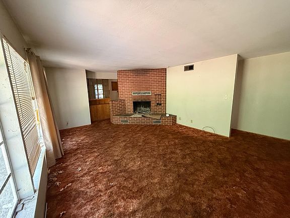 2nd image of 714 Woodland Way