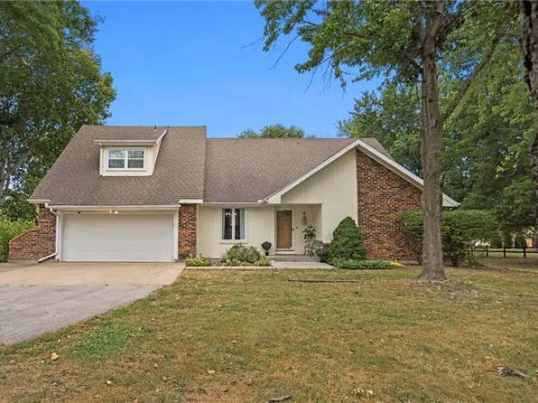 20717 S Dean Rd, Belton, MO 64012