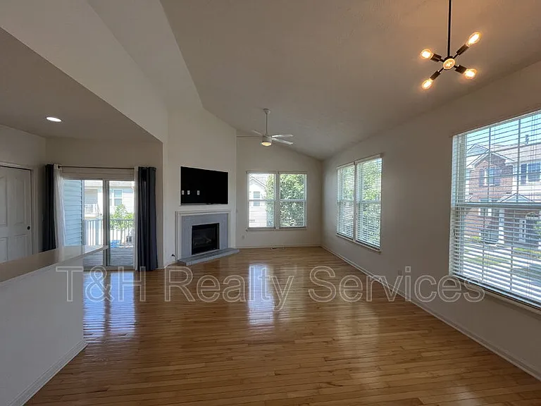 12691 Leah Ln — Photo 5