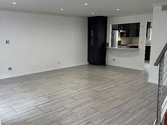5th image of 6511 Wystone Ave Unit 3