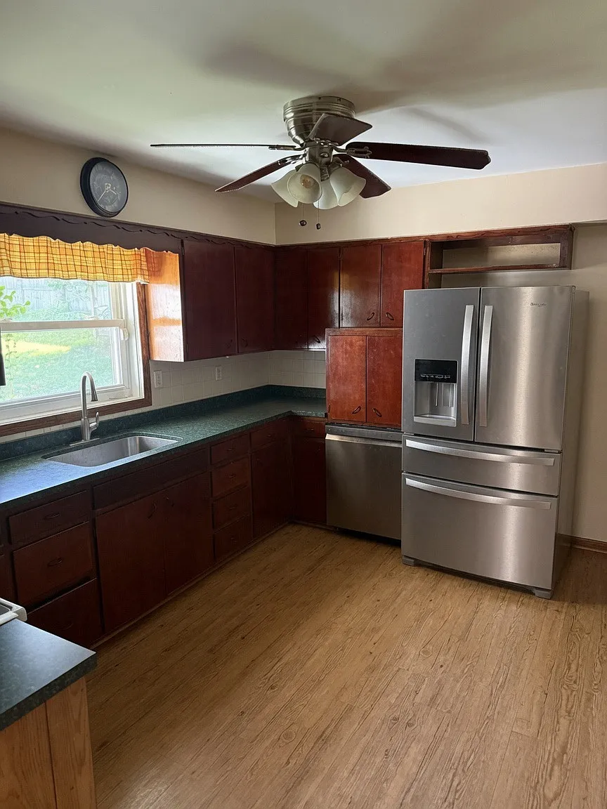4 bed, 1700 sqft, $1,700 — Photo 4