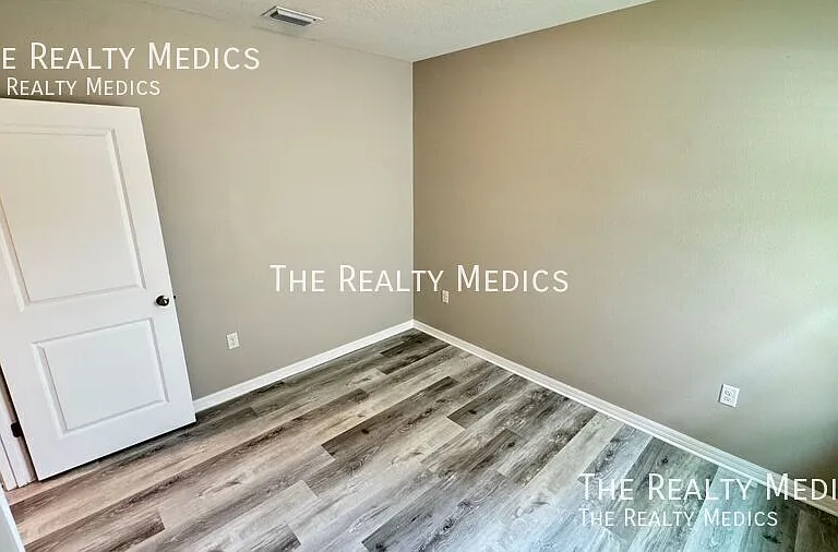 10906 Carlton Fields Dr — Photo 31