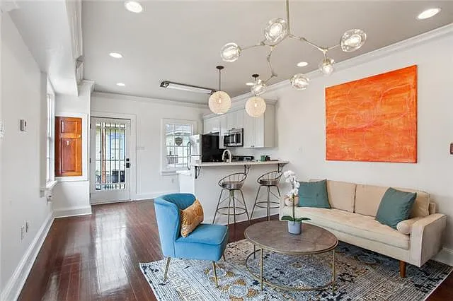 2 bed, 2.0 bath, 896 sqft, $1,200 — Photo 4