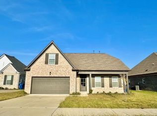 9290 Lakeside Cir S, Walls, MS 38680