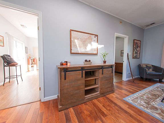 5th image of 3661 Foxwell Ln #B
