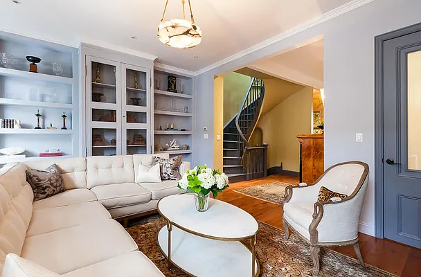 Sold by Compass | media 2