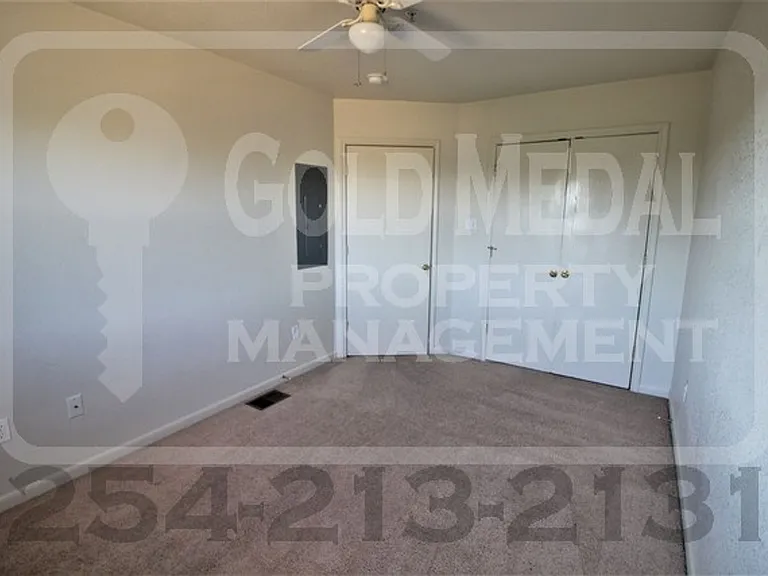 1103 Lansberry Ct — Photo 12