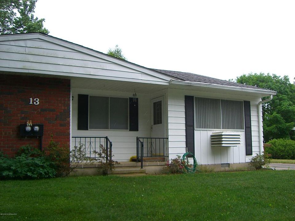1st image of 13 Illinois Dr